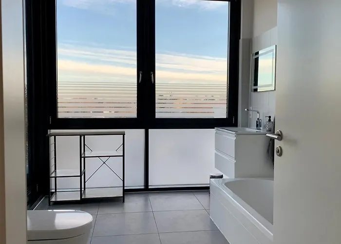 Luxury Penthouse Jacuzzi, Pool Table, Bbq & Desks Berlin