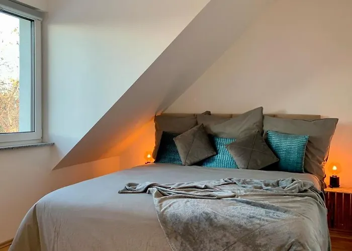 Luxury Penthouse Jacuzzi, Pool Table, Bbq & Desks *