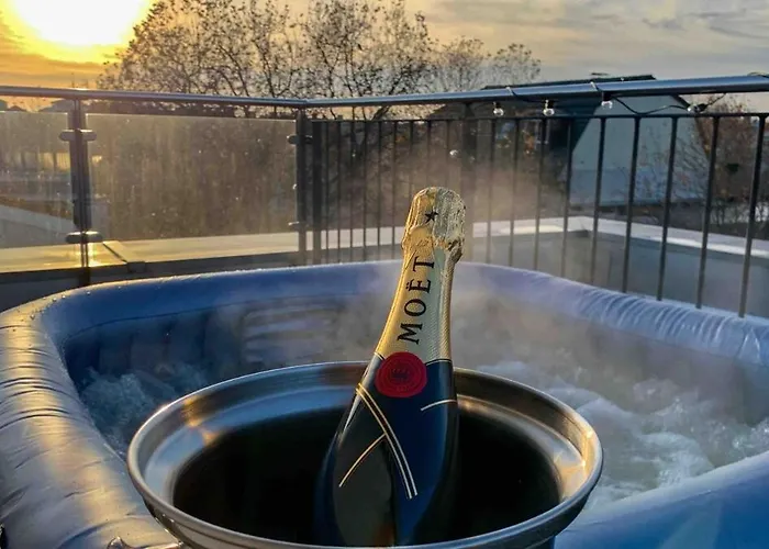 Luxury Penthouse Jacuzzi, Pool Table, Bbq & Desks * Berlin