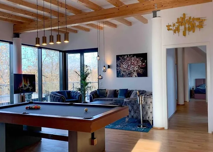 Luxury Penthouse Jacuzzi, Pool Table, Bbq & Desks