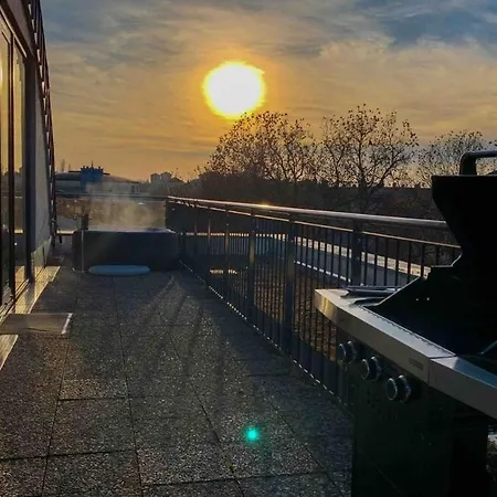Luxury Penthouse Jacuzzi, Pool Table, Bbq & Desks Hotel Berlin