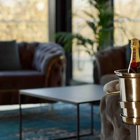 Luxury Penthouse Jacuzzi, Pool Table, Bbq & Desks 酒店