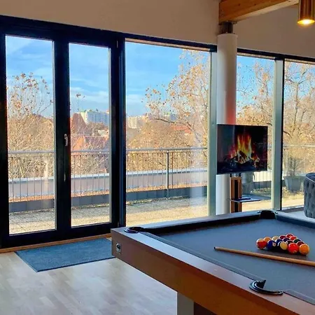 Luxury Penthouse Jacuzzi, Pool Table, Bbq & Desks Hotel *