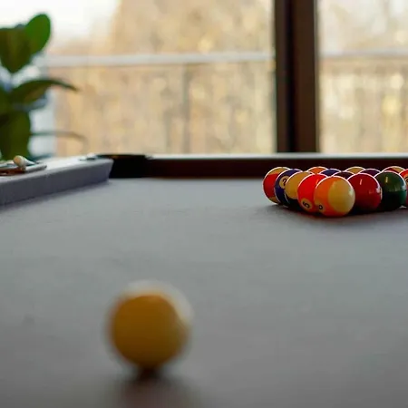 Luxury Penthouse Jacuzzi, Pool Table, Bbq & Desks 酒店