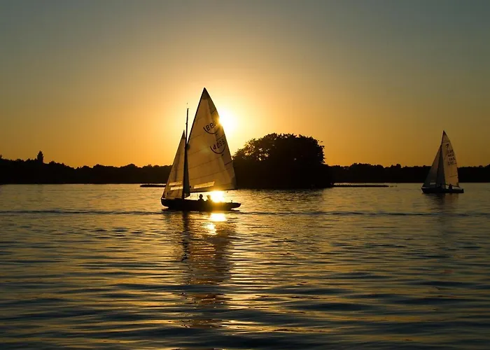 Hotel Luxury Penthouse Jacuzzi, Pool Table, Bbq & Desks Berlín