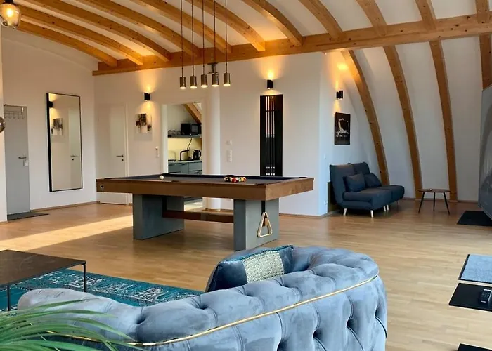 Luxury Penthouse Jacuzzi, Pool Table, Bbq & Desks