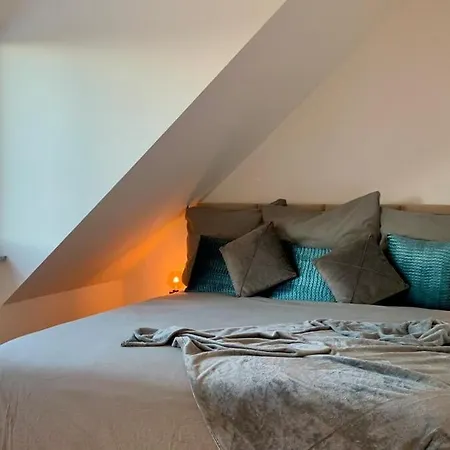 Luxury Penthouse Jacuzzi, Pool Table, Bbq & Desks *