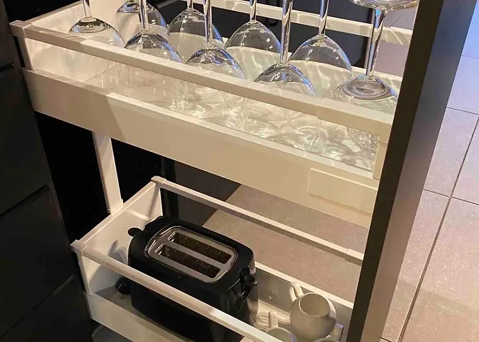 Luxury Penthouse Jacuzzi, Pool Table, Bbq & Desks * 柏林