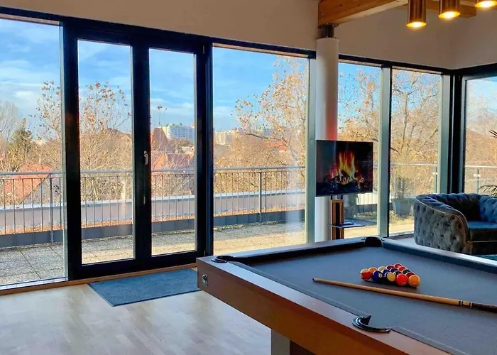 Luxury Penthouse Jacuzzi, Pool Table, Bbq & Desks 酒店 *